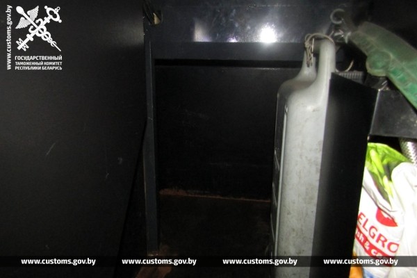 Водитель рейсового автобуса спрятал от таможенного контроля автозапчасти — подробности случая на границе в Бресте Водитель рейсового автобуса спрятал от таможенного контроля автозапчасти — подробности случая на границе в Бресте