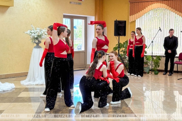 Инициативные березовчане организовали выставку-фестиваль «Ночь в ЗАГСе» Инициативные березовчане организовали выставку-фестиваль «Ночь в ЗАГСе»