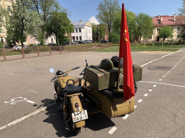 Житель Кобрина очень бережёт один из первых мотоциклов М-72 1941 г. в.