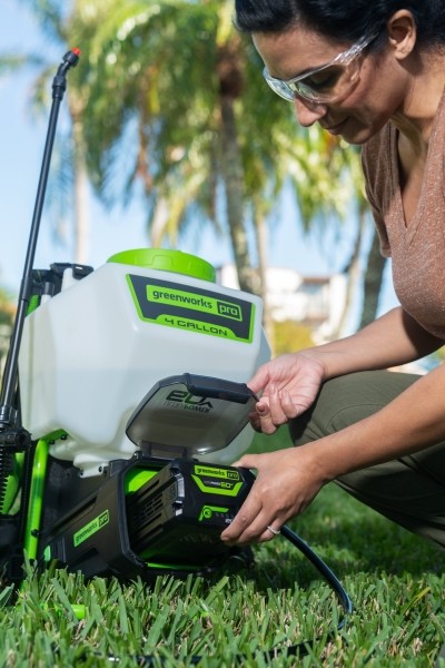 Аккумуляторный садовый опрыскиватель Greenworks GW-BPS60: у вредителей нет шансов Аккумуляторный садовый опрыскиватель Greenworks GW-BPS60: у вредителей нет шансов