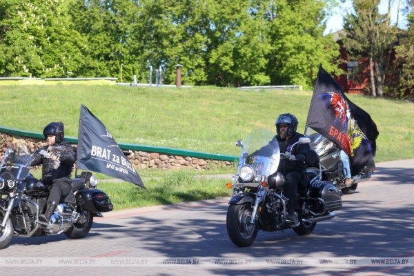 Мотоциклисты из стран ЕС посетили Брестскую крепость Мотоциклисты из стран ЕС посетили Брестскую крепость