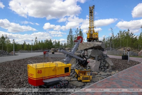 В Микашевичах планируют запустить этим летом линию по переработке крупного щебня В Микашевичах планируют запустить этим летом линию по переработке крупного щебня