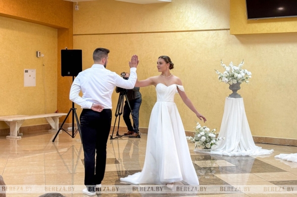 Инициативные березовчане организовали выставку-фестиваль «Ночь в ЗАГСе» Инициативные березовчане организовали выставку-фестиваль «Ночь в ЗАГСе»