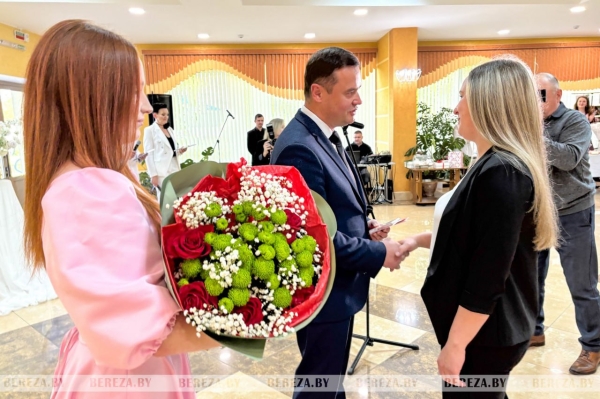 Инициативные березовчане организовали выставку-фестиваль «Ночь в ЗАГСе» Инициативные березовчане организовали выставку-фестиваль «Ночь в ЗАГСе»