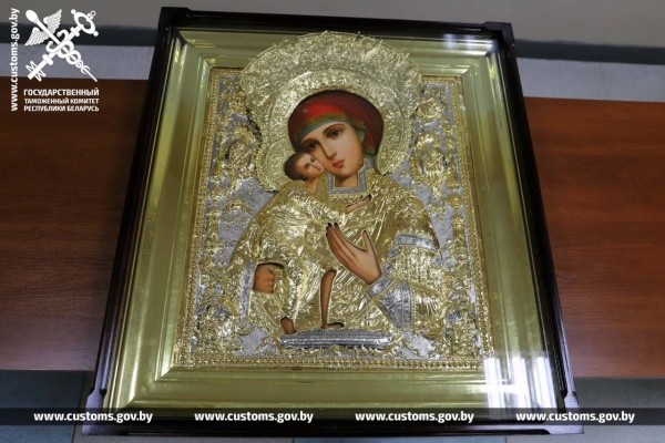 Культурные ценности намеревались незаконно ввезти из Польши через пункт пропуска «Брест» Культурные ценности намеревались незаконно ввезти из Польши через пункт пропуска «Брест»