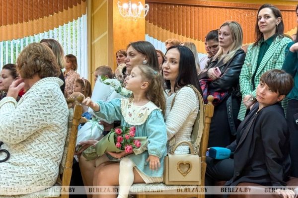 Инициативные березовчане организовали выставку-фестиваль «Ночь в ЗАГСе» Инициативные березовчане организовали выставку-фестиваль «Ночь в ЗАГСе»