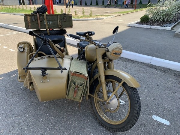 Житель Кобрина очень бережёт один из первых мотоциклов М-72 1941 г. в.