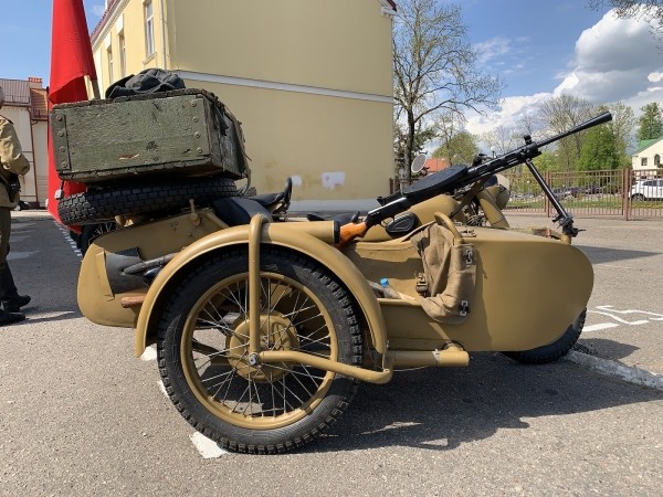 Житель Кобрина очень бережёт один из первых мотоциклов М-72 1941 г. в.