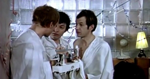 Почему в СССР были популярны стены из стеклоблоков Почему в СССР были популярны стены из стеклоблоков