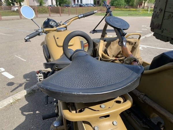 Житель Кобрина очень бережёт один из первых мотоциклов М-72 1941 г. в.