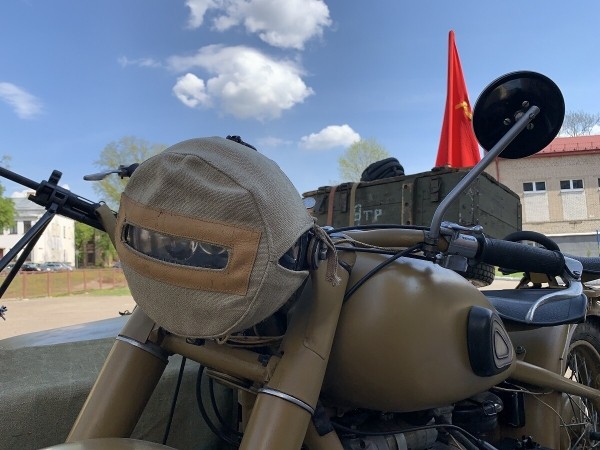 Житель Кобрина очень бережёт один из первых мотоциклов М-72 1941 г. в.