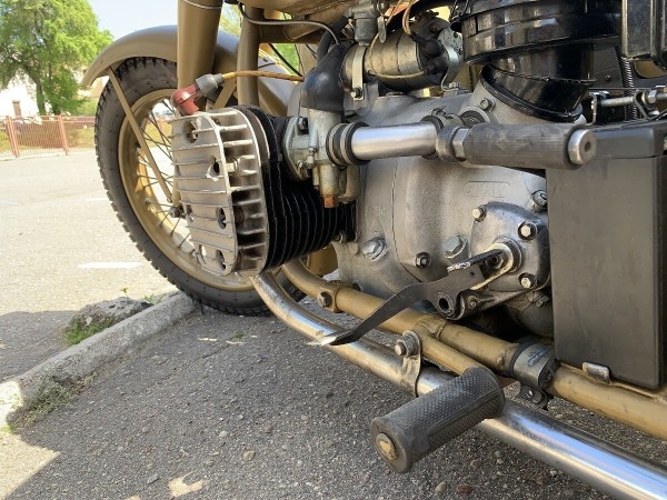 Житель Кобрина очень бережёт один из первых мотоциклов М-72 1941 г. в.