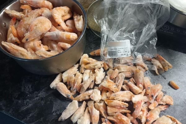 Белоруска купила килограмм креветок — и почти половину выбросила в мусор Белоруска купила килограмм креветок — и почти половину выбросила в мусор