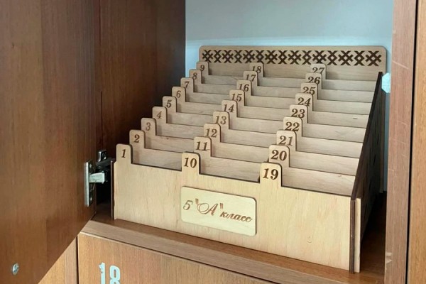 Посмотрели, как будут хранить телефоны школьников в Беларуси