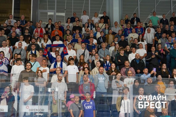 1472 зрителя, гимн вживую и овертайм: чем запомнился матч ХК «Брест» против «Динамо-Молодечно»