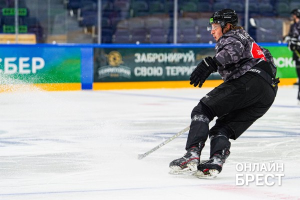 Обращение к болельщикам, главный соперник и другие важные темы: откровенное интервью главного тренера ХК «Брест» Обращение к болельщикам, главный соперник и другие важные темы: откровенное интервью главного тренера ХК «Брест»