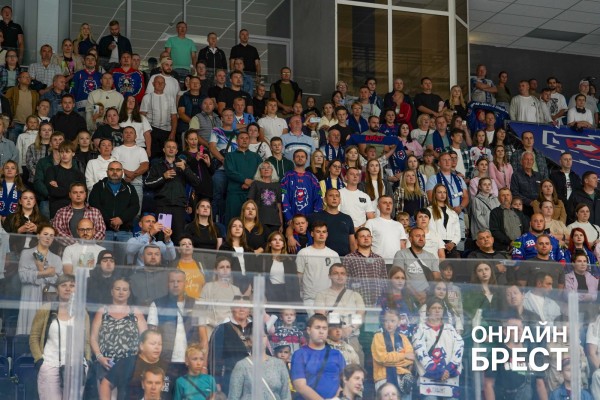 1472 зрителя, гимн вживую и овертайм: чем запомнился матч ХК «Брест» против «Динамо-Молодечно»
