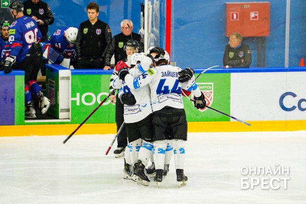 1472 зрителя, гимн вживую и овертайм: чем запомнился матч ХК «Брест» против «Динамо-Молодечно»